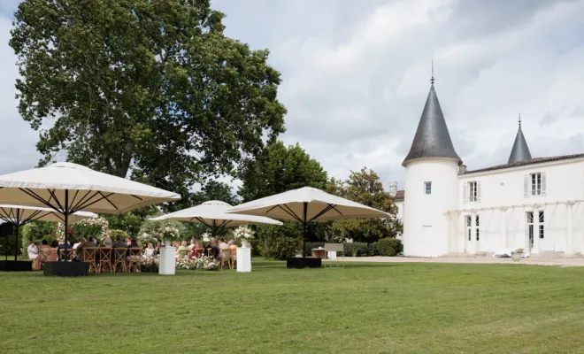 Cérémonie de mariage dans un château viticole à Bordeaux, Bordeaux, Château de Seguin