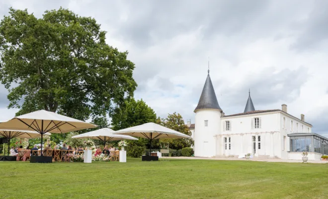 Cérémonie de mariage dans un château viticole à Bordeaux, Bordeaux, Château de Seguin